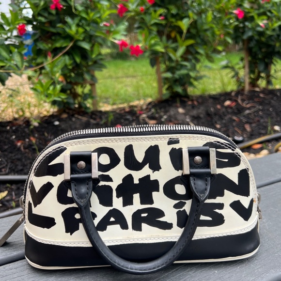 Louis Vuitton Graffiti Alma - Picture 2 of 14